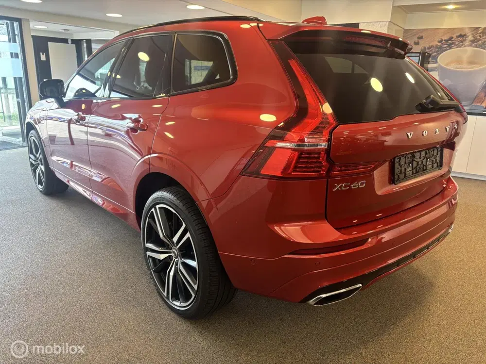 Volvo XC60 2.0 T8 Plug-in hybrid AWD R-Design uit 2021, foto 4