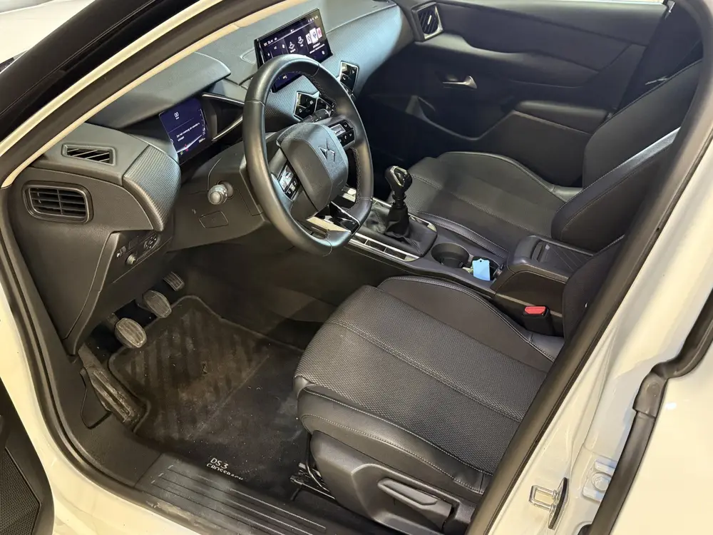 DS Automobiles DS 3 DS DS 3 1.2 100PK Bastille uit 2023, foto 9