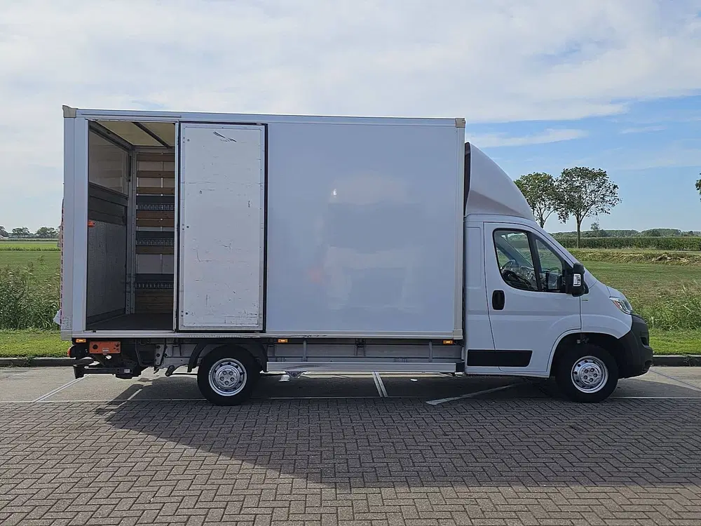 Opel Movano 2.2 bakwagen laadklep uit 2022, foto 13