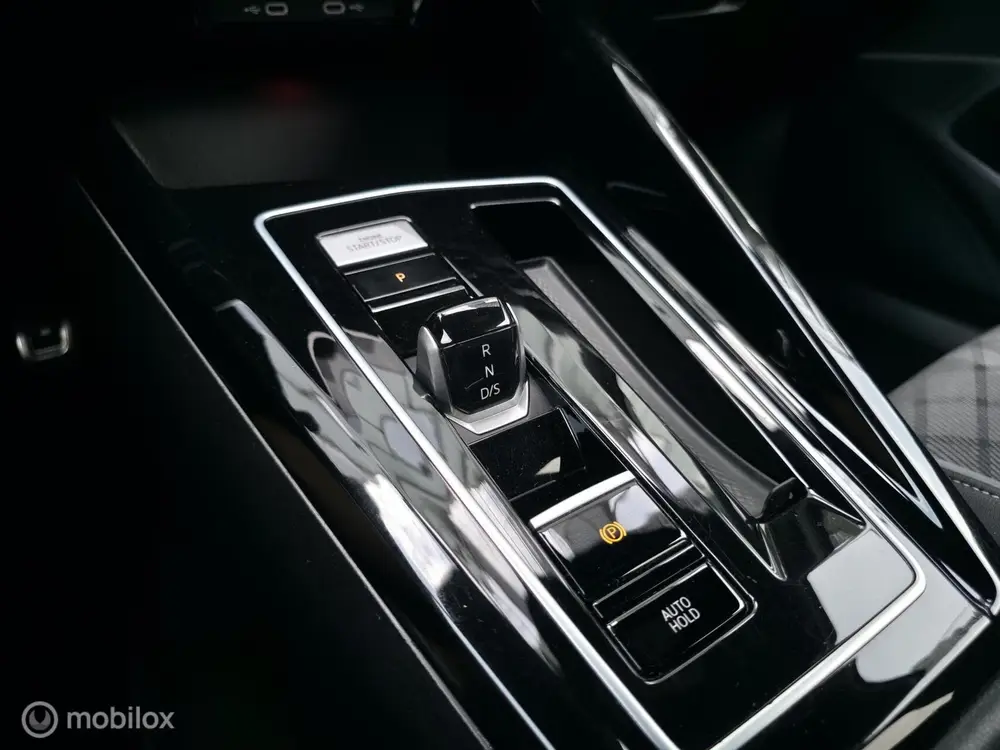 Volkswagen Golf 1.5 eTSI R-Line / Sfeer / Carplay / Camera uit 2023, foto 20