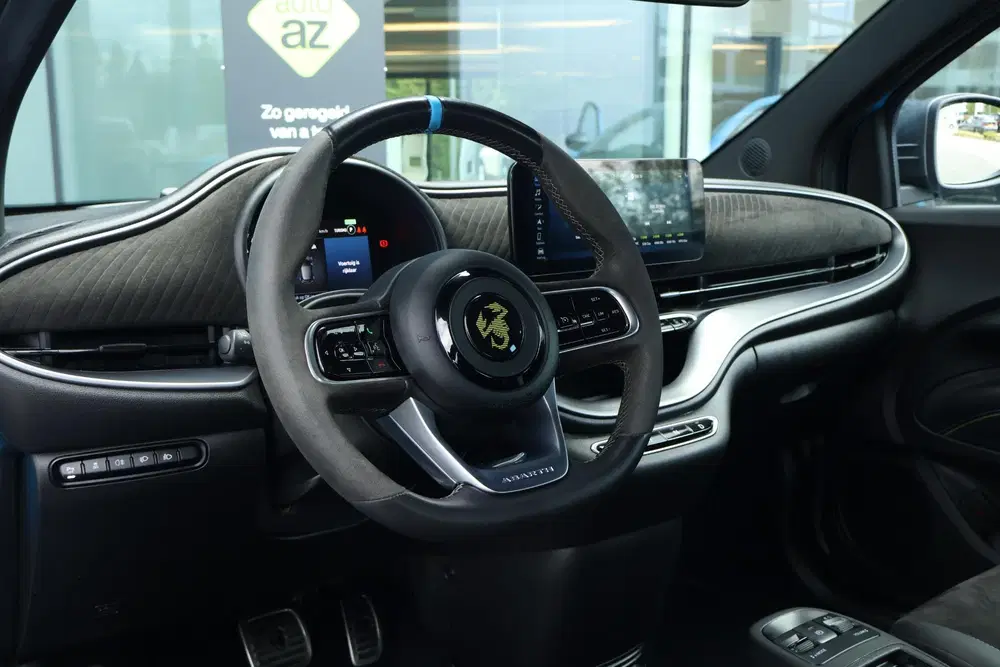 Fiat 500C Abarth Turismo 42 kWh uit 2024, foto 15