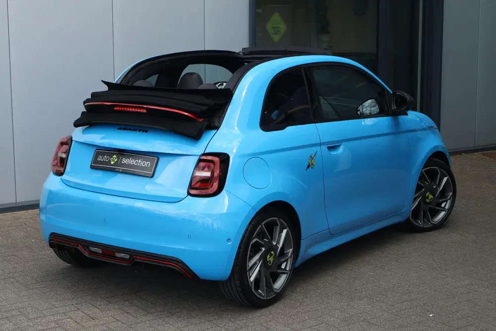Fiat 500C Abarth Turismo 42 kWh uit 2024, foto 9
