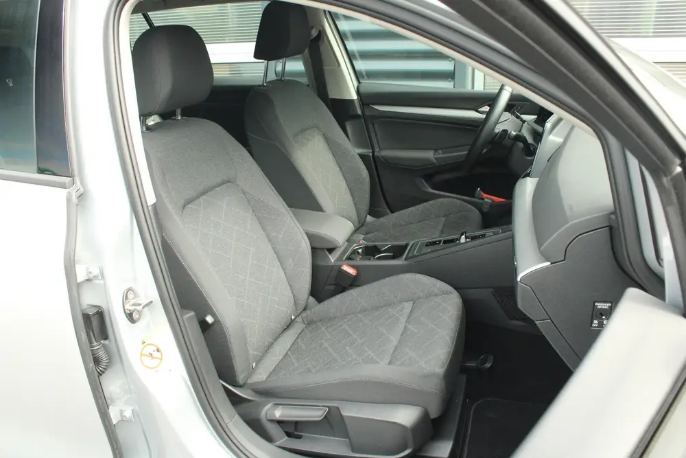 Volkswagen Golf Variant 1.0 eTSI 110pk DSG Life | CarPlay & uit 2022, foto 16