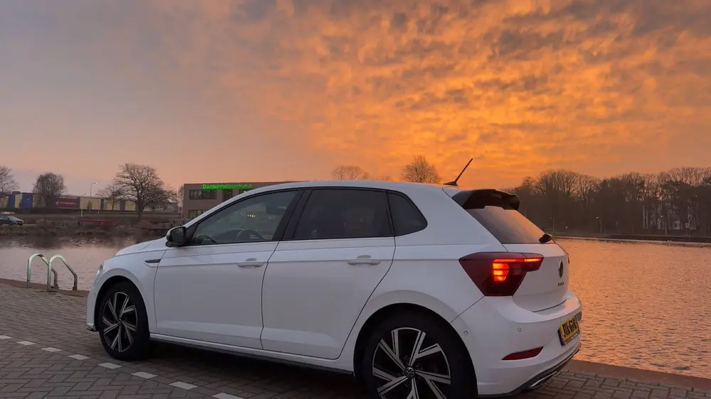 Volkswagen Polo 1.0 TSI 110pk Dsg-7 2022 Wit, 2x r-line uit 2022, foto 2