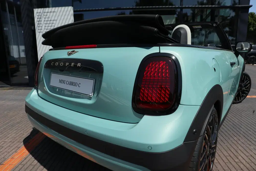 Mini Cabrio 1.5 Cooper C Favoured Trim uit 2026, foto 9