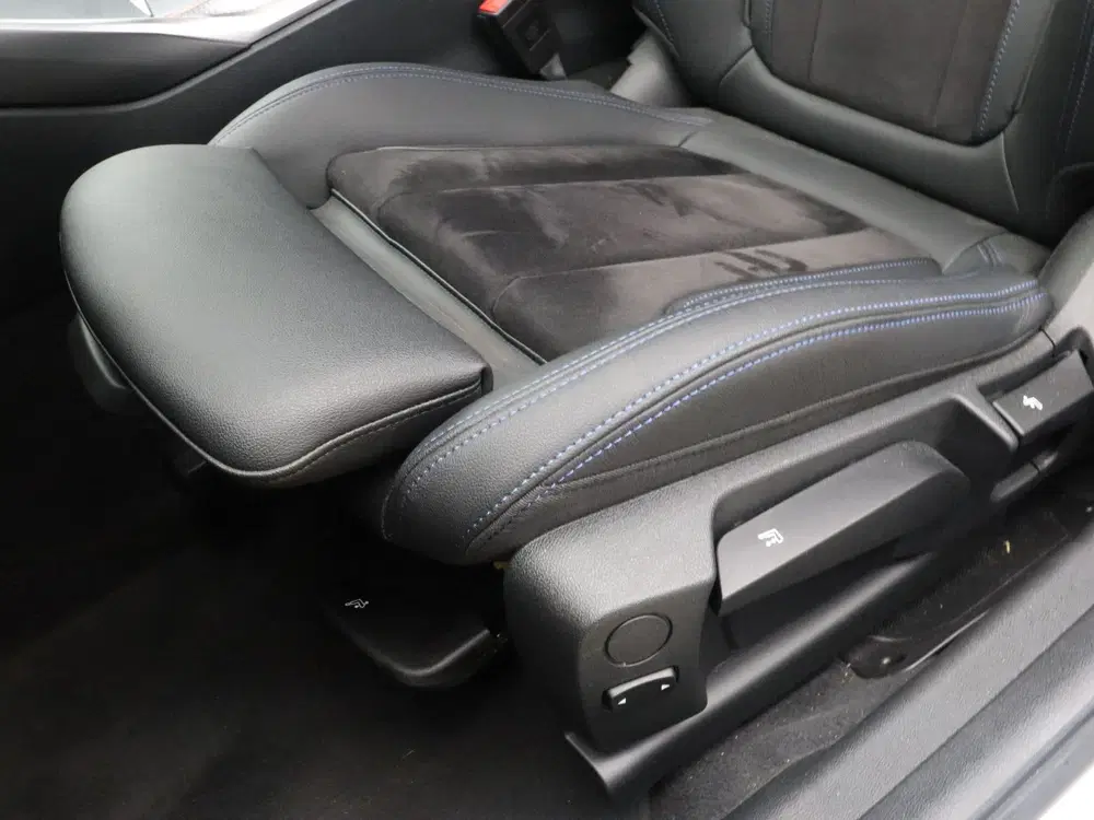 BMW 3-serie 330i Touring M sport (bj 2024 uit 2024, foto 15