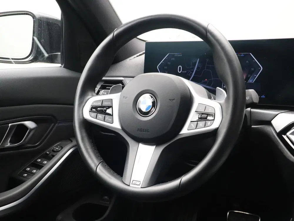 BMW 3-serie 330i Touring M sport (bj 2024 uit 2024, foto 2