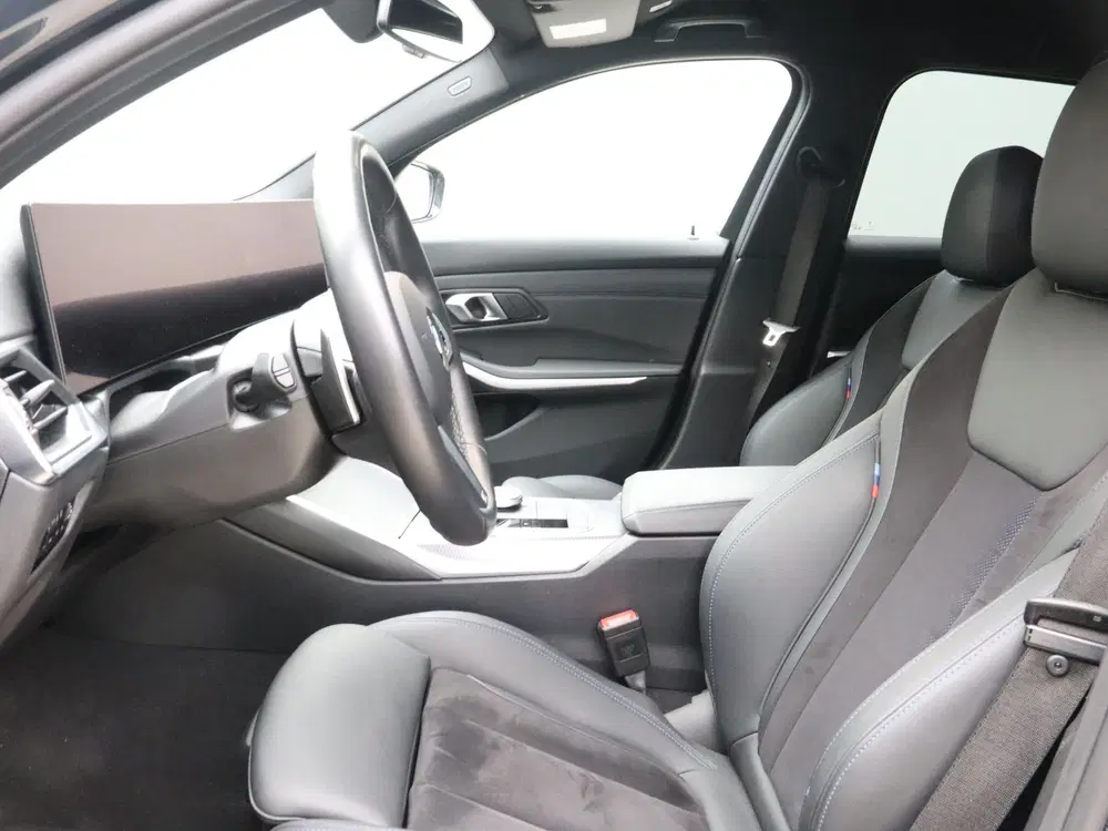 BMW 3-serie 330i Touring M sport (bj 2024 uit 2024, foto 4