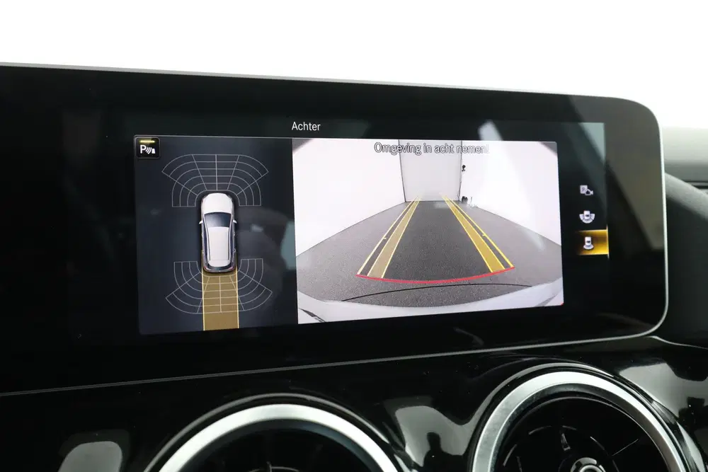 Mercedes-Benz B-Klasse 180 Business Solution AMG uit 2019, foto 15