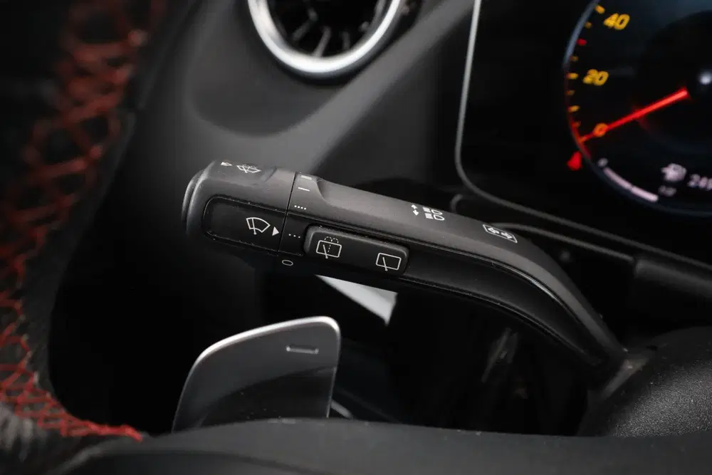 Mercedes-Benz B-Klasse 180 Business Solution AMG uit 2019, foto 16