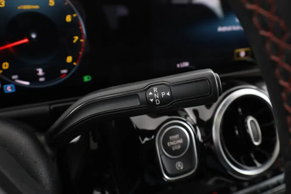 Mercedes-Benz B-Klasse 180 Business Solution AMG uit 2019, foto 17
