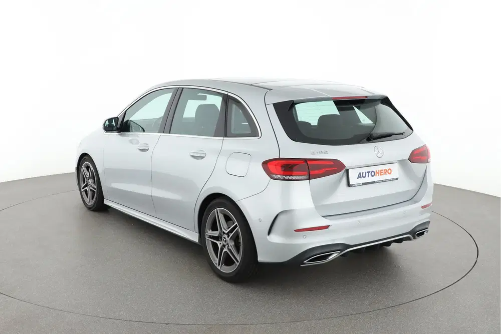 Mercedes-Benz B-Klasse 180 Business Solution AMG uit 2019, foto 4