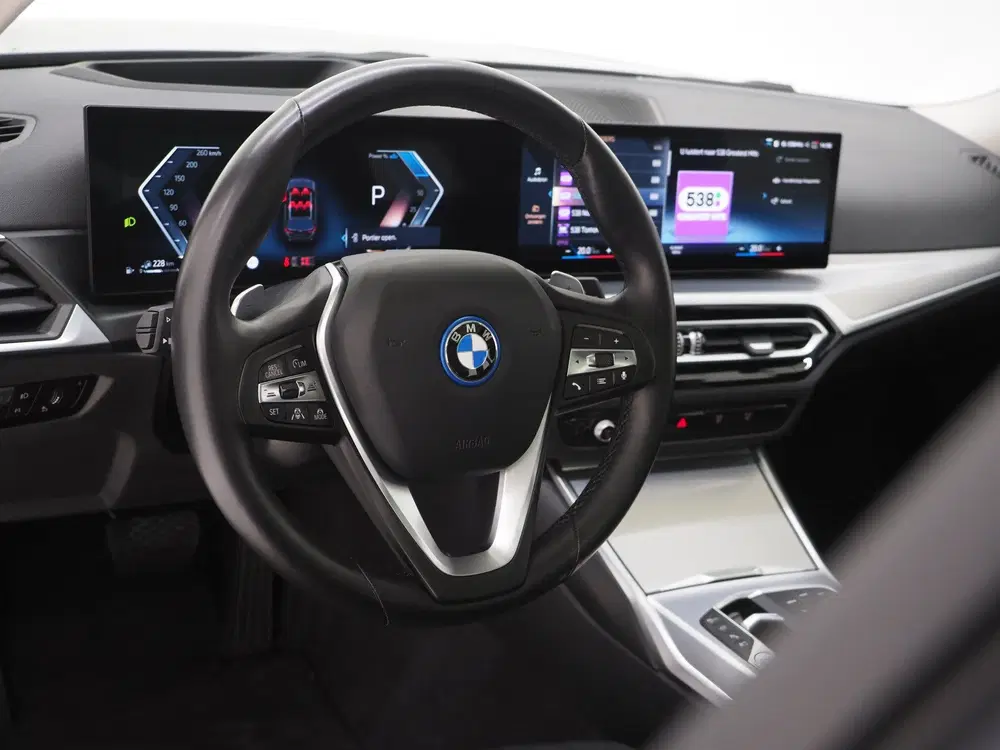 BMW 3-serie 3 Serie Touring 320e xDrive LCI Shadowline uit 2023, foto 18