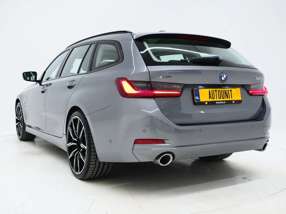 BMW 3-serie 3 Serie Touring 320e xDrive LCI Shadowline uit 2023, foto 3