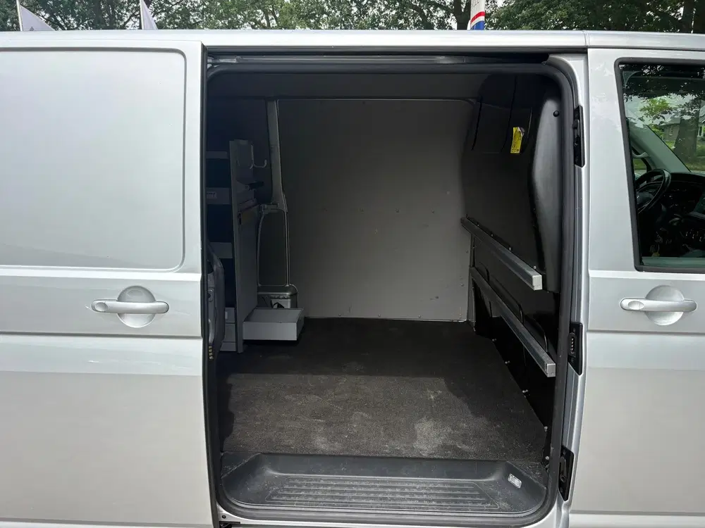 Volkswagen Transporter 2.0 TDI L2H 150PK uit 2019, foto 11