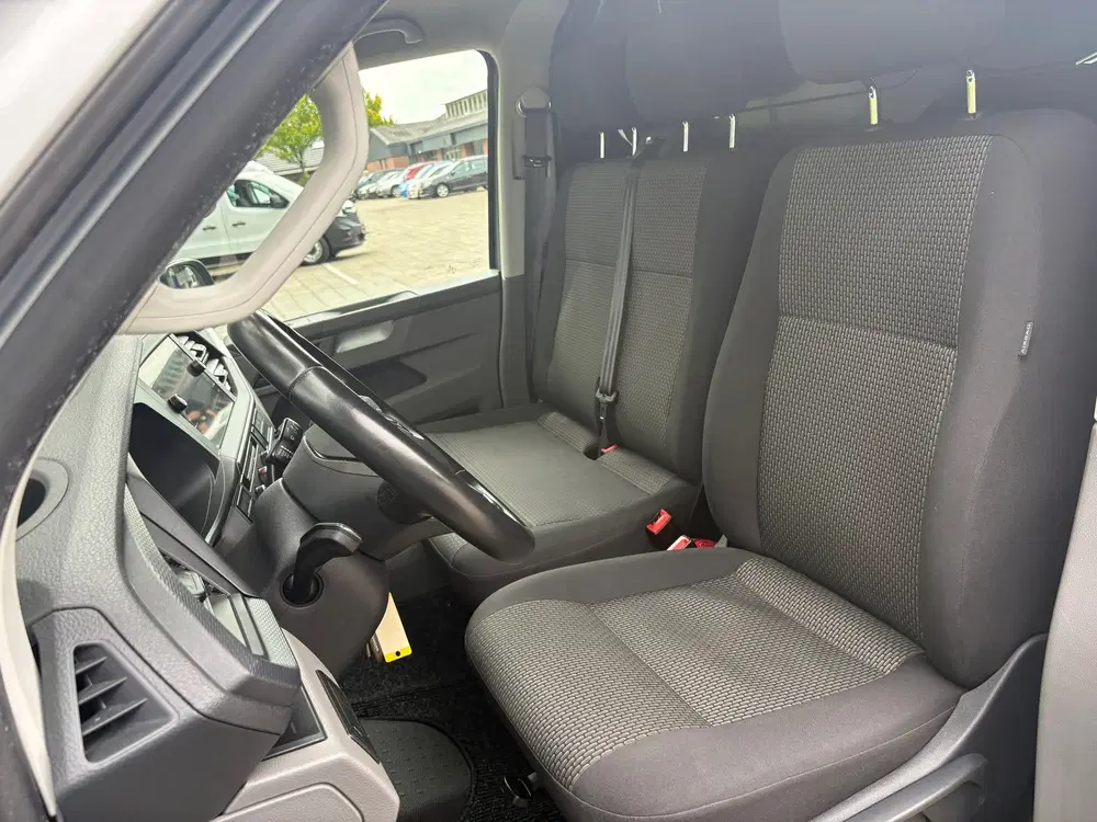 Volkswagen Transporter 2.0 TDI L2H 150PK uit 2019, foto 14