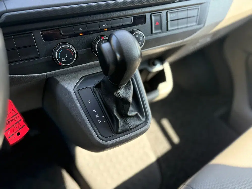 Volkswagen Transporter 2.0 TDI L2H1 150PK uit 2024, foto 17
