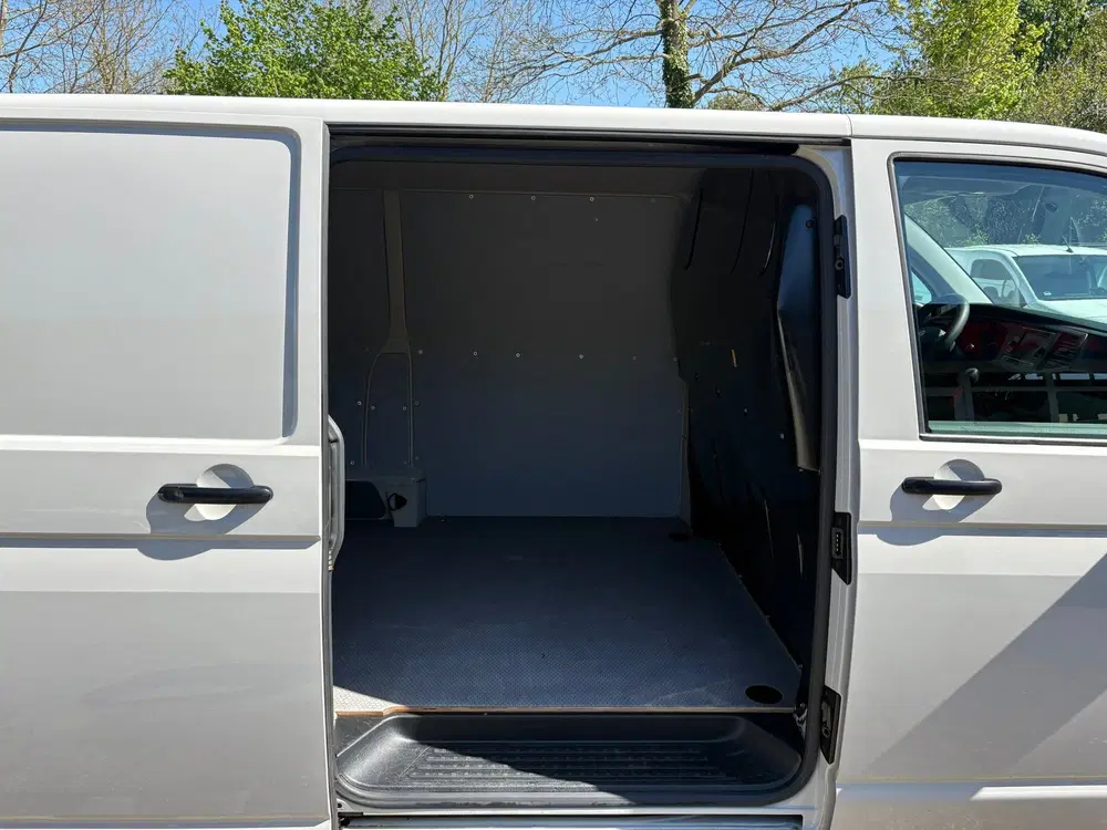 Volkswagen Transporter 2.0 TDI L2H1 150PK uit 2024, foto 9
