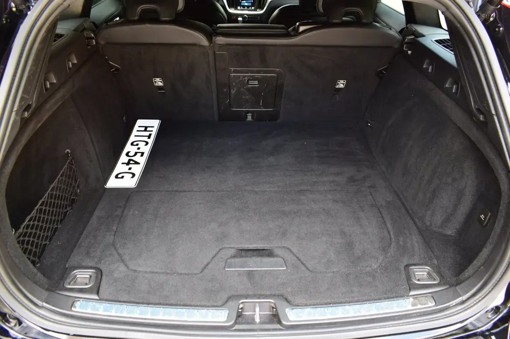 Volvo V60 2.0 T6 Aut. Recharge AWD R-Design Trekhaak uit 2021, foto 12