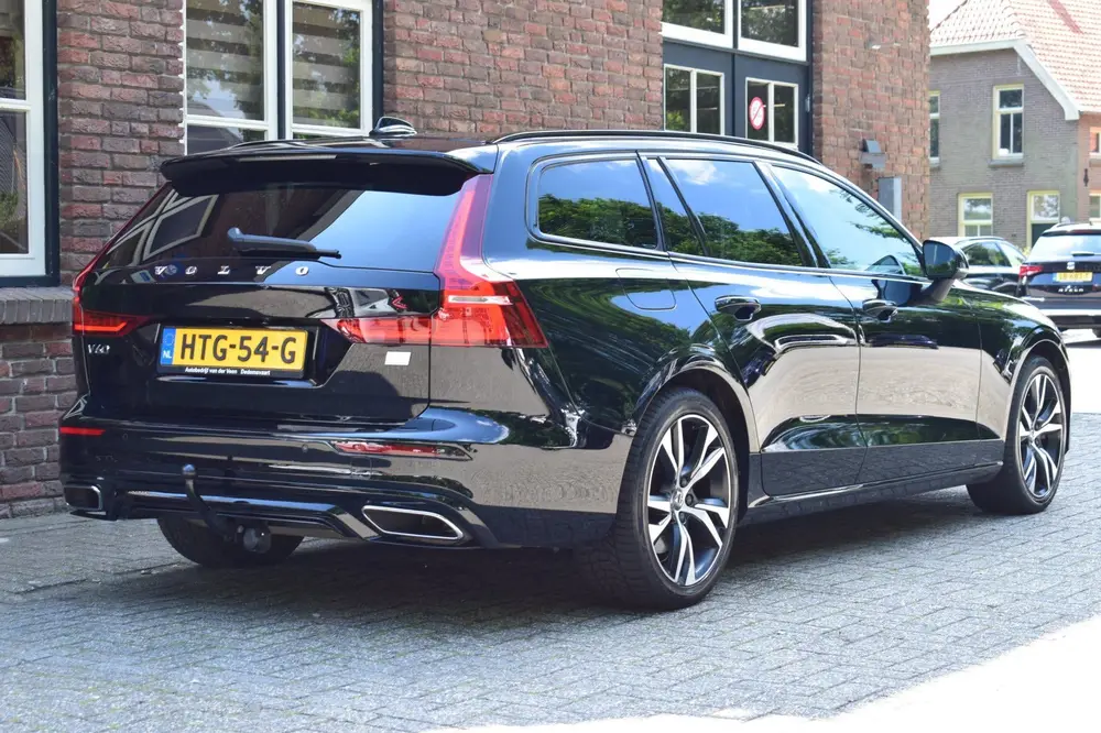 Volvo V60 2.0 T6 Aut. Recharge AWD R-Design Trekhaak uit 2021, foto 5