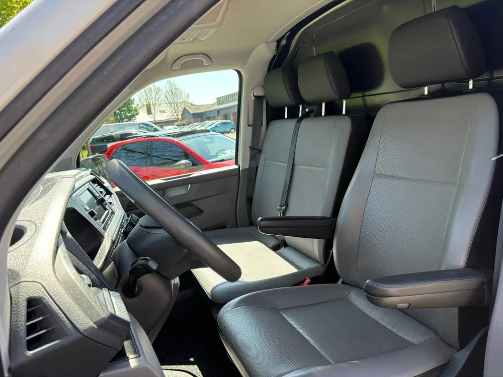 Volkswagen Transporter 2.0 TDI L2H1 150PK uit 2024, foto 11