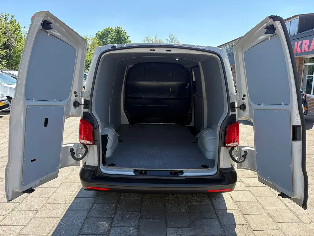 Volkswagen Transporter 2.0 TDI L2H1 150PK uit 2024, foto 18