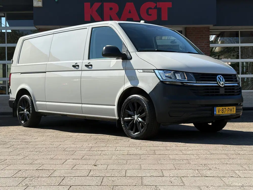 Volkswagen Transporter 2.0 TDI L2H1 150PK uit 2024, foto 2