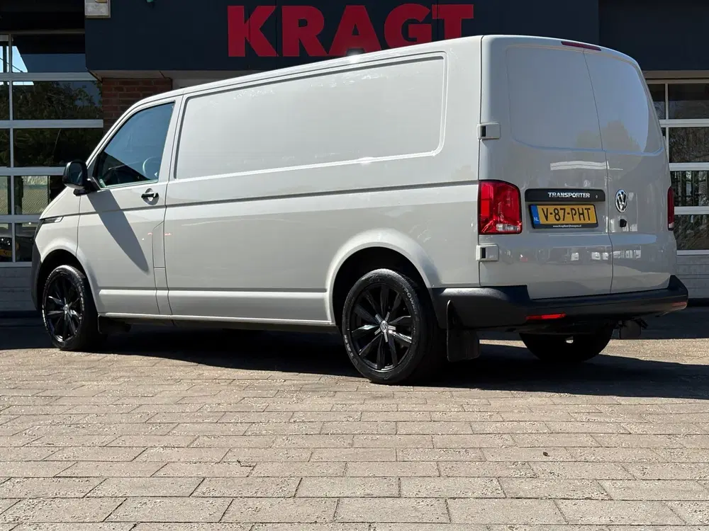 Volkswagen Transporter 2.0 TDI L2H1 150PK uit 2024, foto 3