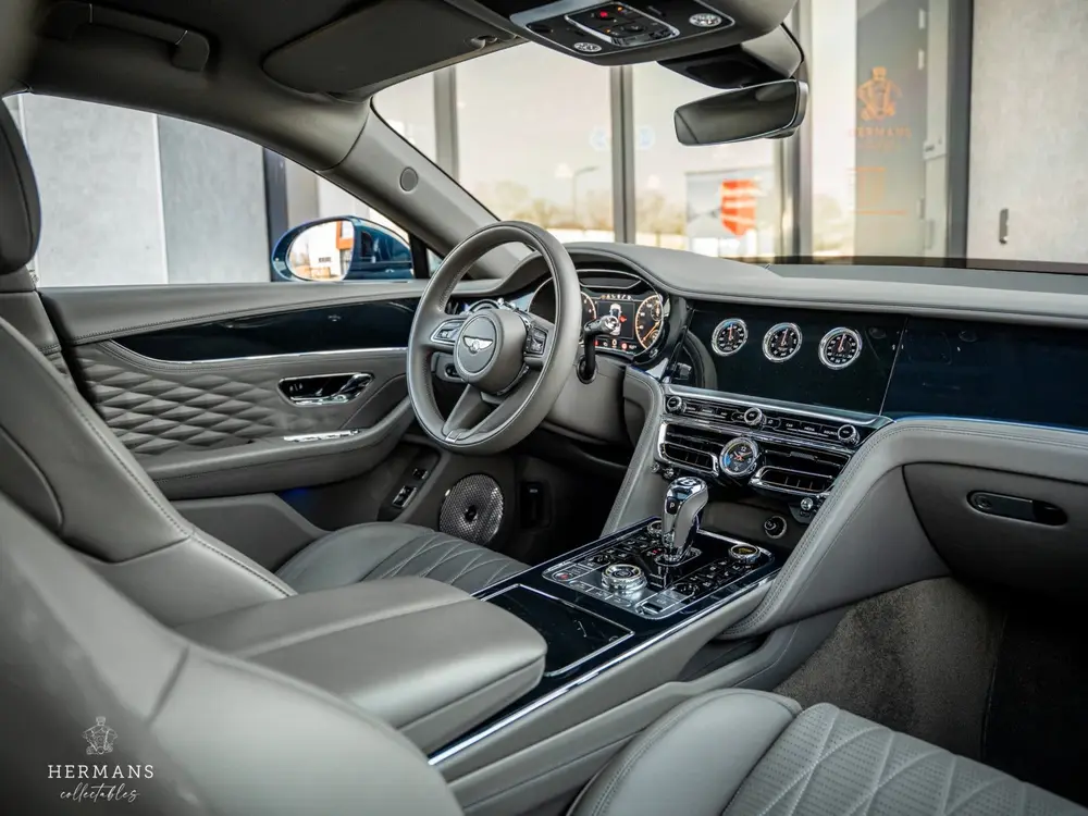 Bentley Flying Spur 4.0 V8 1st Edition / Mulliner / Blacklin uit 2021, foto 19