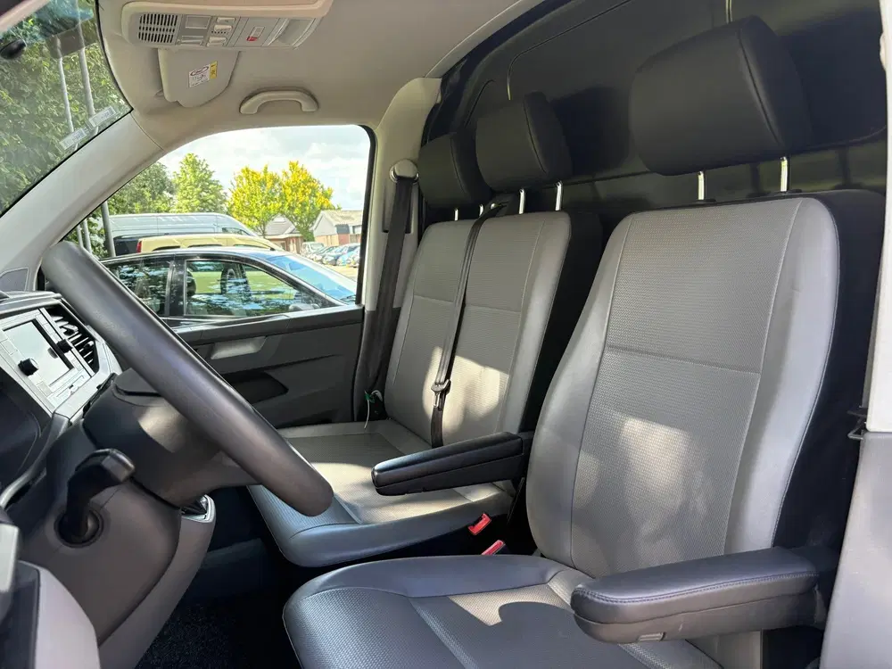 Volkswagen Transporter 2.0 TDI L2H1 150PK uit 2024, foto 12