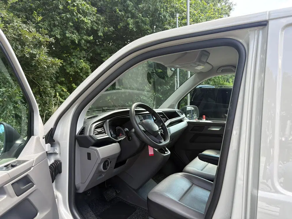 Volkswagen Transporter 2.0 TDI L2H1 150PK uit 2024, foto 11