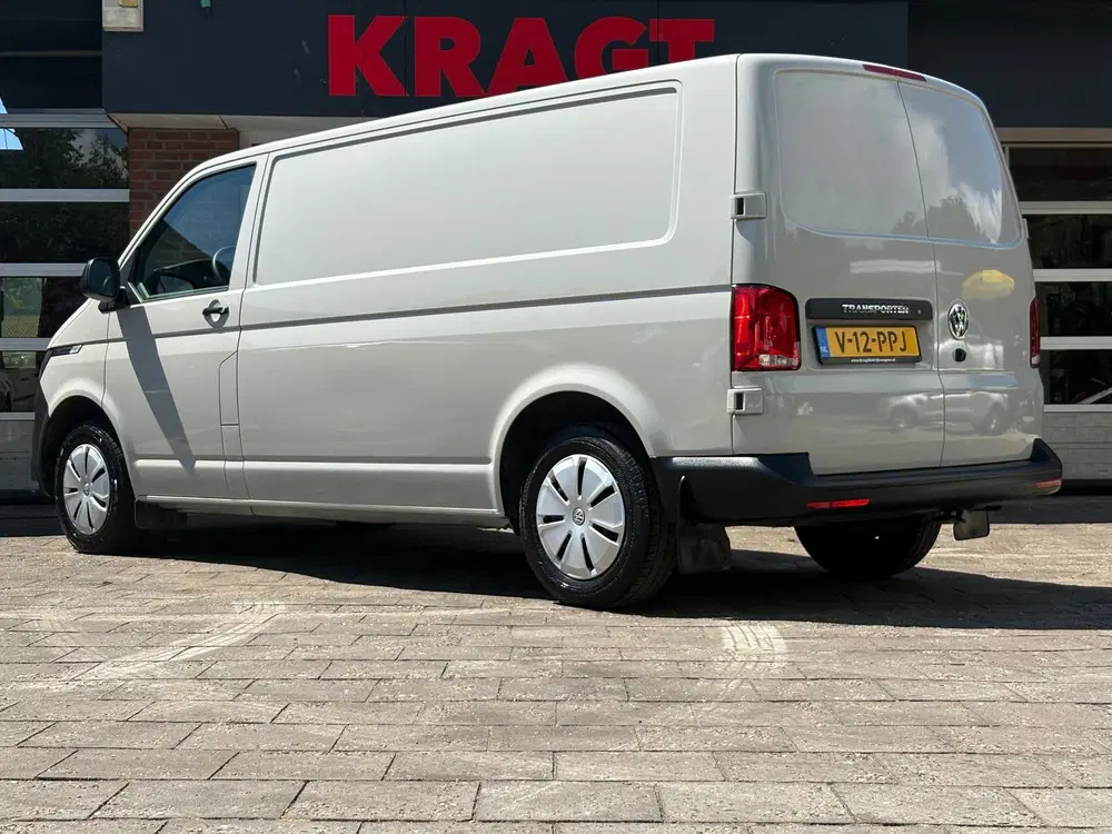 Volkswagen Transporter 2.0 TDI L2H1 150PK uit 2024, foto 3
