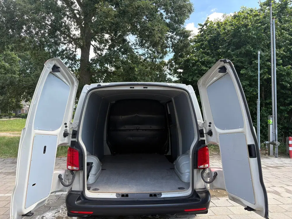 Volkswagen Transporter 2.0 TDI L2H1 150PK uit 2024, foto 8