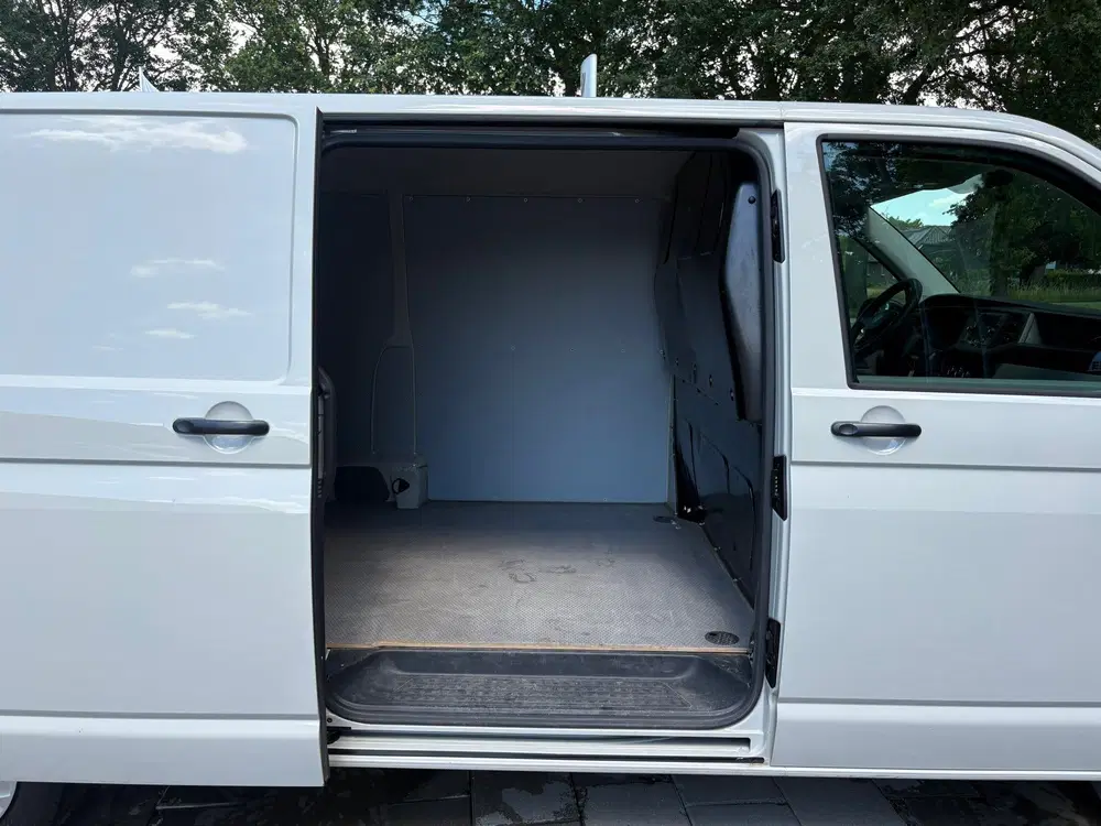 Volkswagen Transporter 2.0 TDI L2H1 150PK uit 2024, foto 9