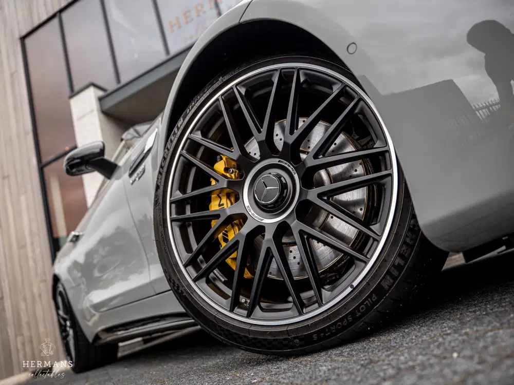 Mercedes-Benz SL 63 AMG 4MATIC+ uit 2023, foto 3