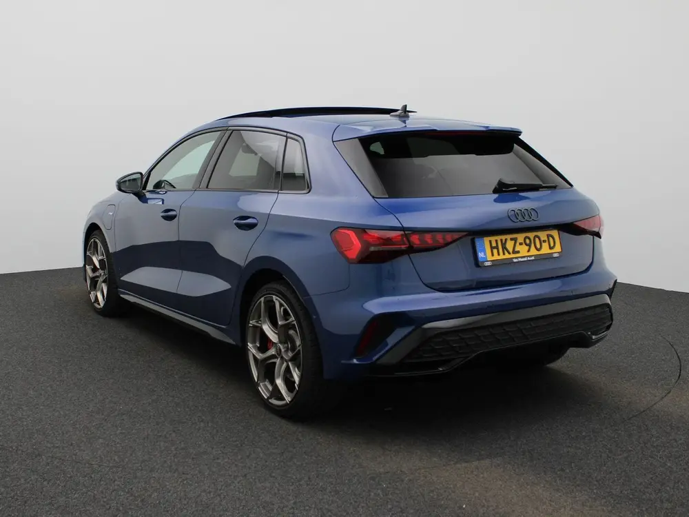 Audi A3 45 TFSI e S edition Competition 272 PK uit 2025, foto 3
