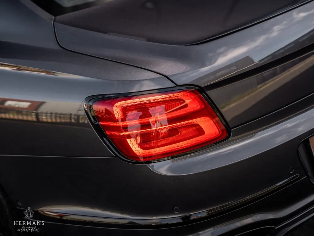 Bentley Flying Spur 6.0 W12 First Edition / Blackline / B&O uit 2021, foto 13