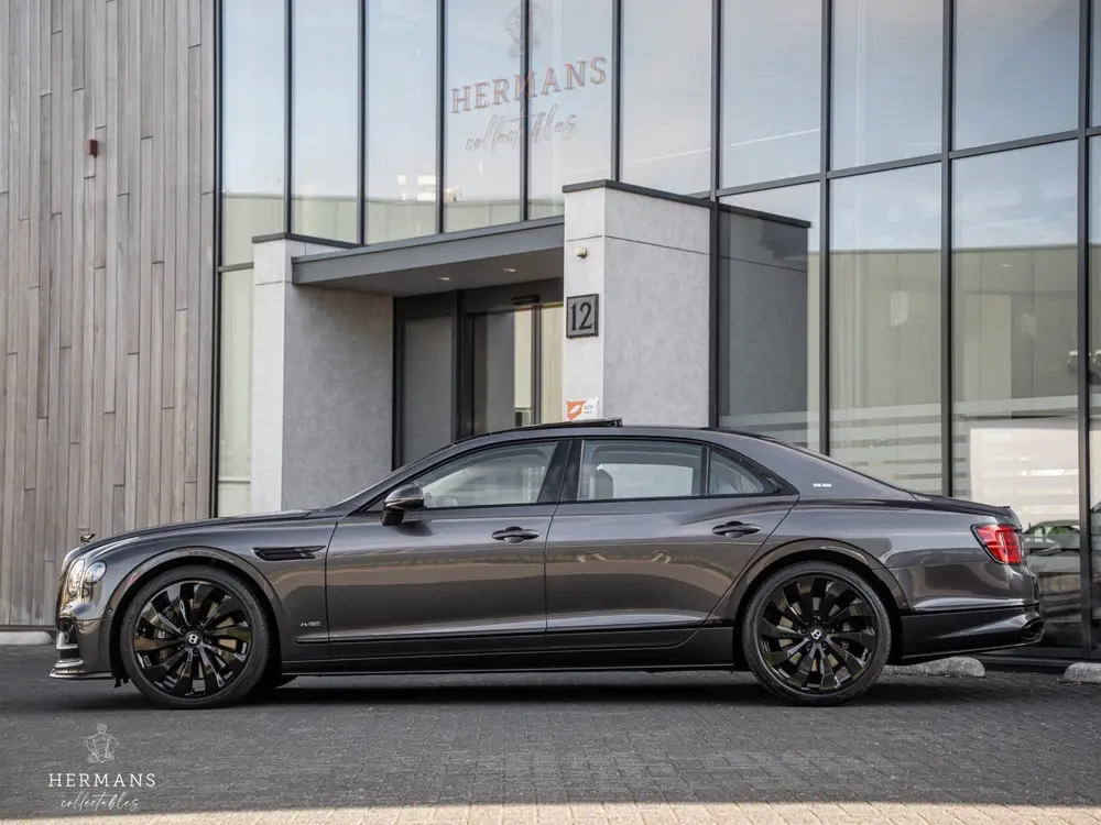 Bentley Flying Spur 6.0 W12 First Edition / Blackline / B&O uit 2021, foto 14