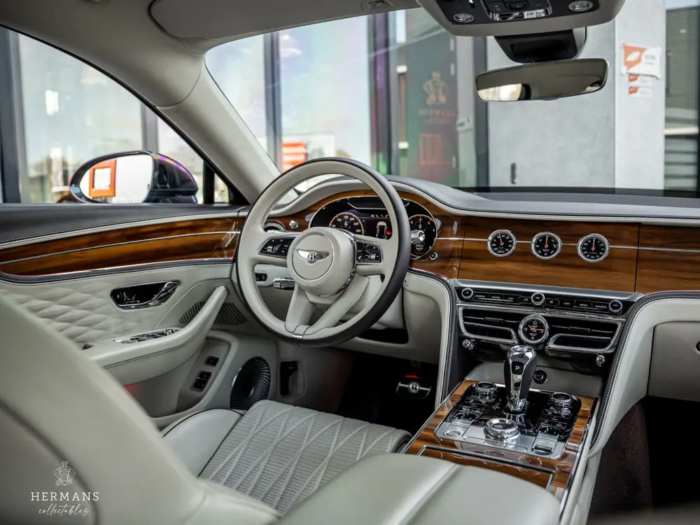 Bentley Flying Spur 6.0 W12 First Edition / Blackline / B&O uit 2021, foto 16