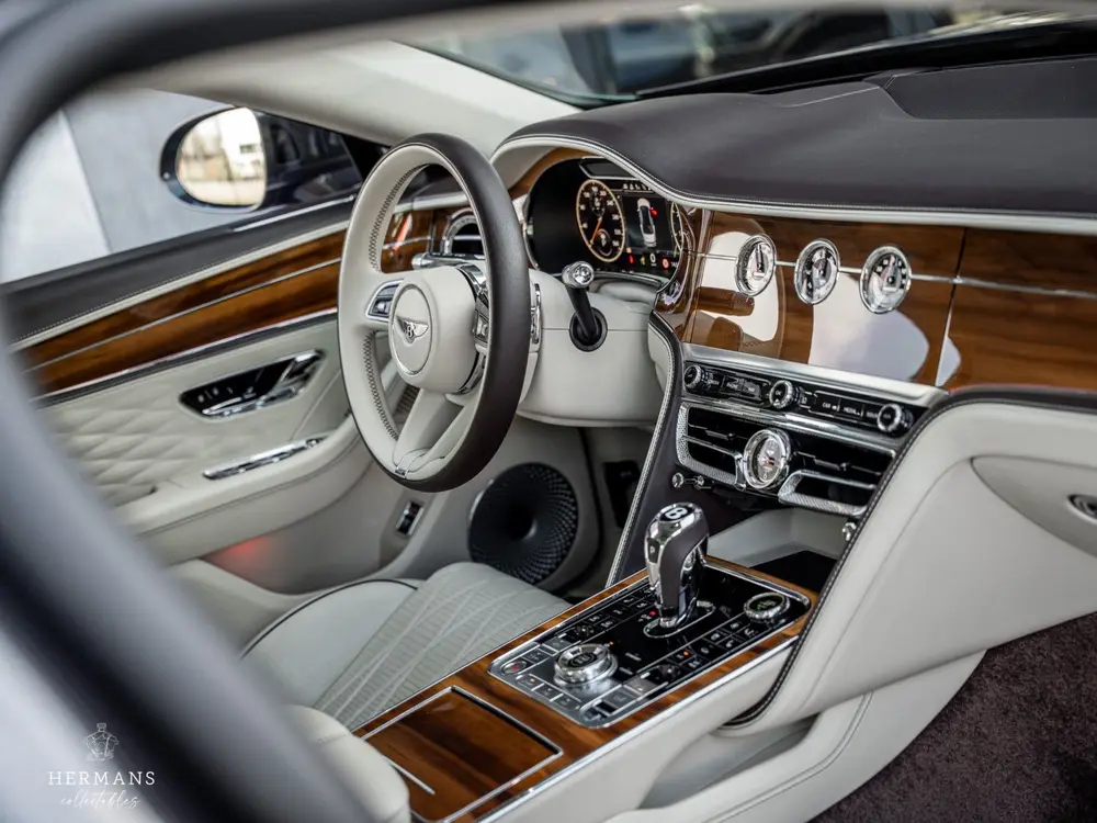 Bentley Flying Spur 6.0 W12 First Edition / Blackline / B&O uit 2021, foto 17