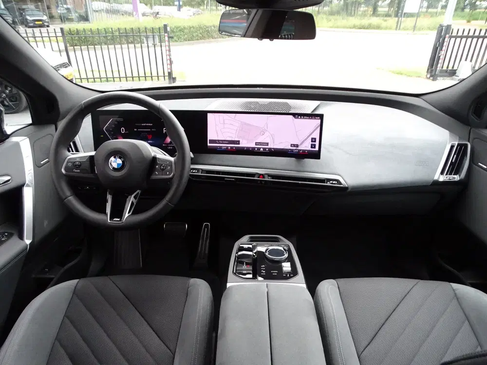BMW iX xDrive45 Innovatiespakket Harman uit 2026, foto 11