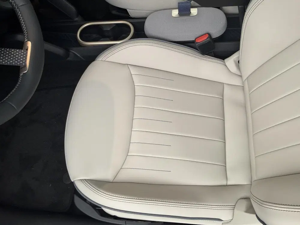 Mini Cooper Cooper E Favoured Trim uit 2026, foto 13