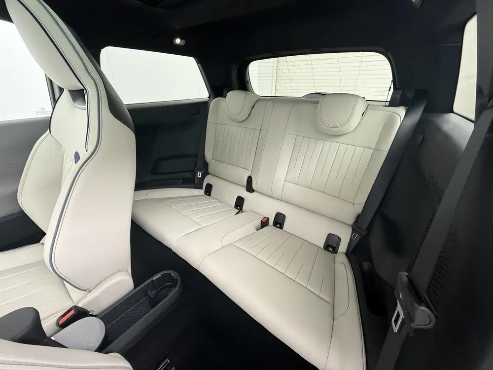 Mini Cooper Cooper E Favoured Trim uit 2026, foto 14