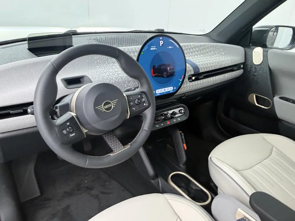 Mini Cooper Cooper E Favoured Trim uit 2026, foto 2