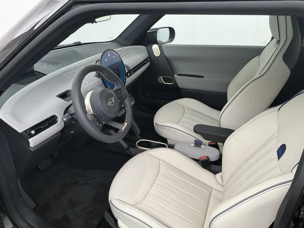 Mini Cooper Cooper E Favoured Trim uit 2026, foto 4