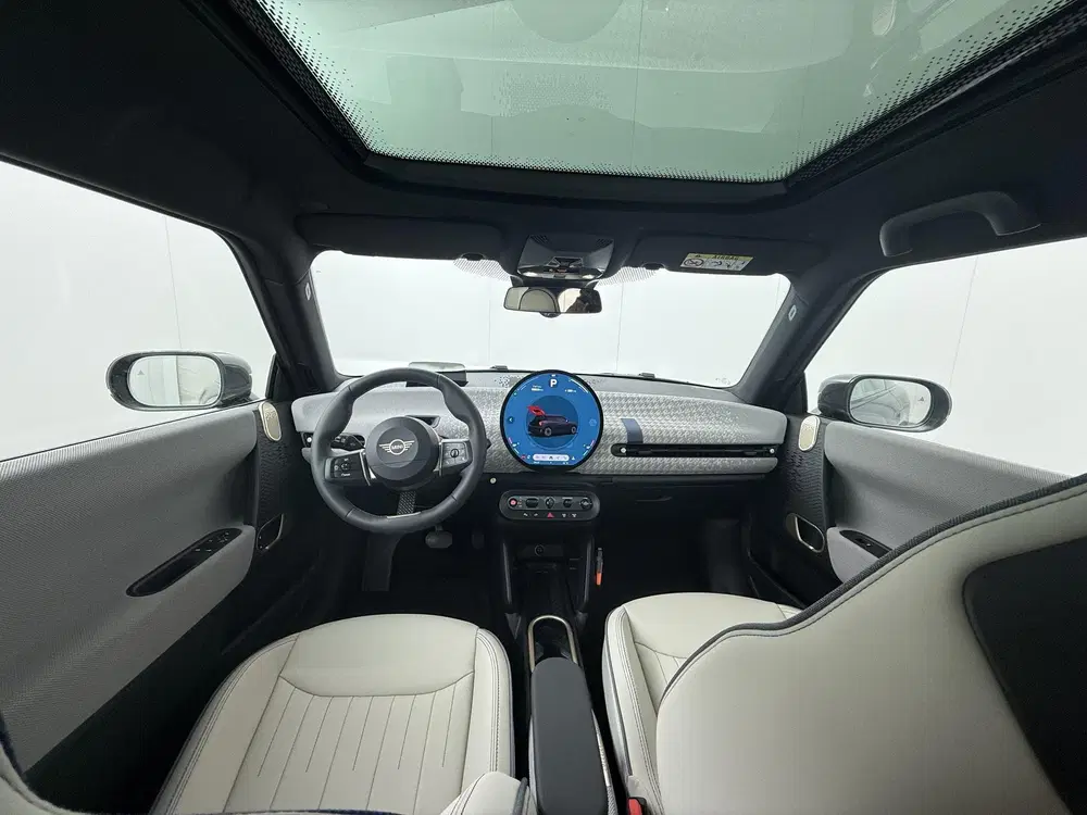 Mini Cooper Cooper E Favoured Trim uit 2026, foto 5