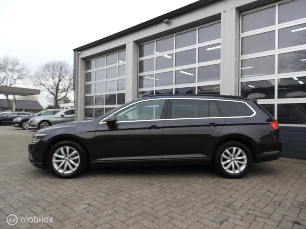 Volkswagen Passat Variant 1.5 TSI Business uit 2020, foto 4