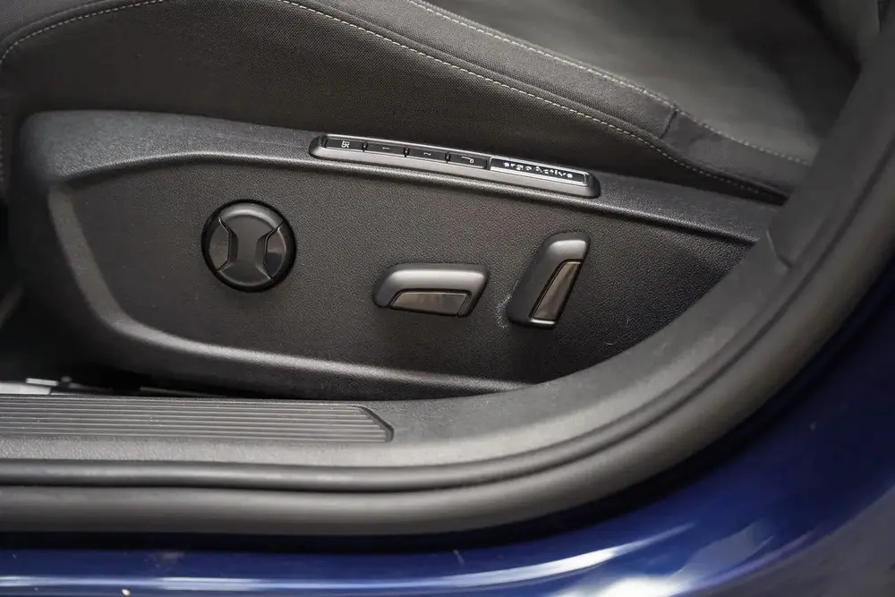 Volkswagen Golf 1.4 TSI e-Hybrid Style [ Virtual Navi schuif uit 2022, foto 11