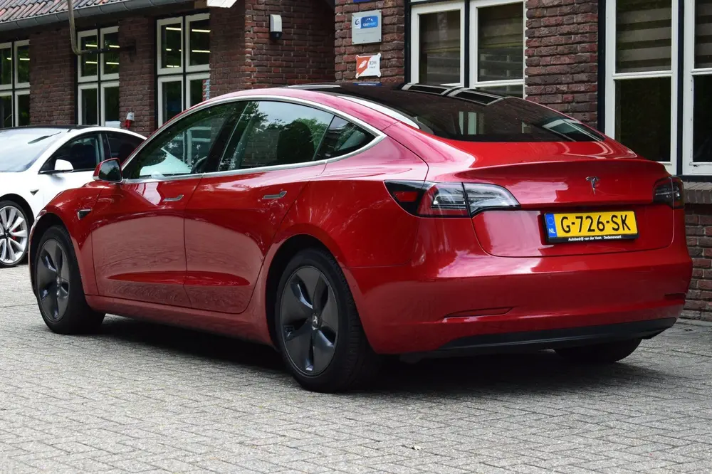 Tesla Model 3 Standard RWD Plus 60 kWh 85% SOH uit 2019, foto 3