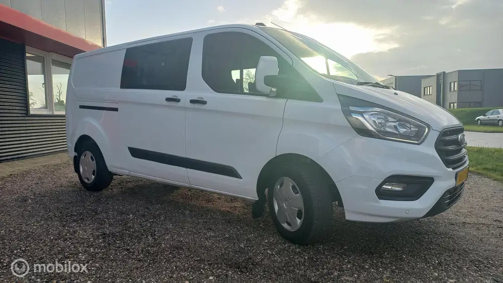 Ford Transit Custom 320 2.0 TDCI L2H1 Trend DC uit 2021, foto 9
